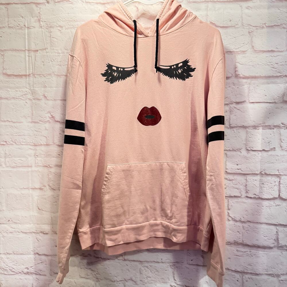 On Fire Sz 2X super cute pink Hoodie with eyelashes and red lips Comfy hoodie